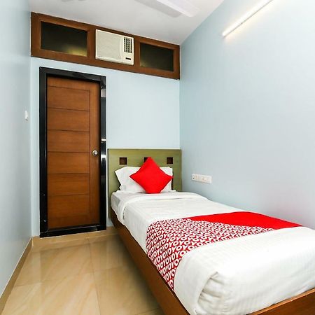 Balaji Grand Hotel Kākināda Екстериор снимка