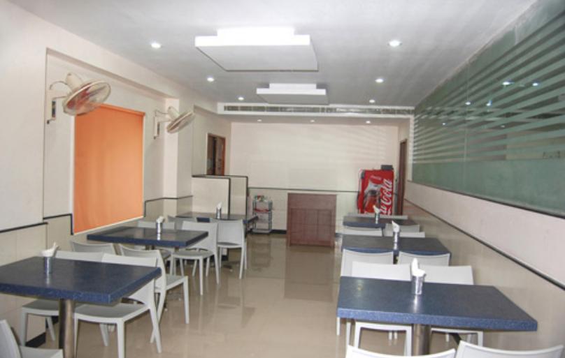 Balaji Grand Hotel Kākināda Екстериор снимка