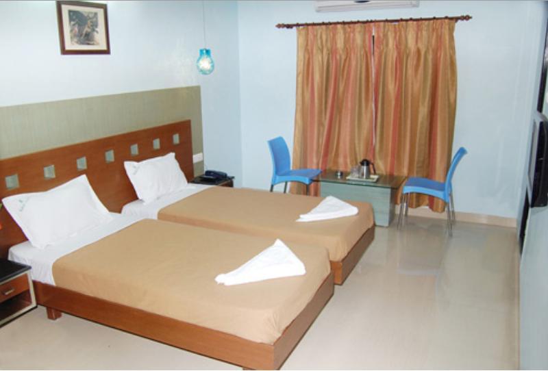 Balaji Grand Hotel Kākināda Стая снимка