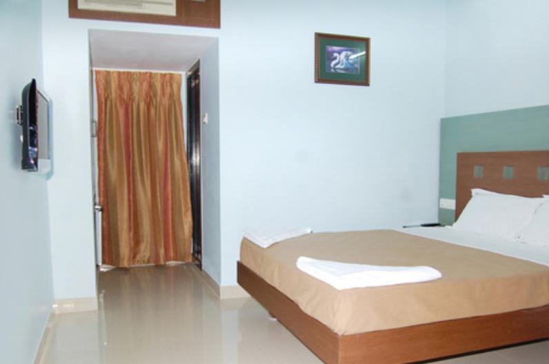 Balaji Grand Hotel Kākināda Екстериор снимка