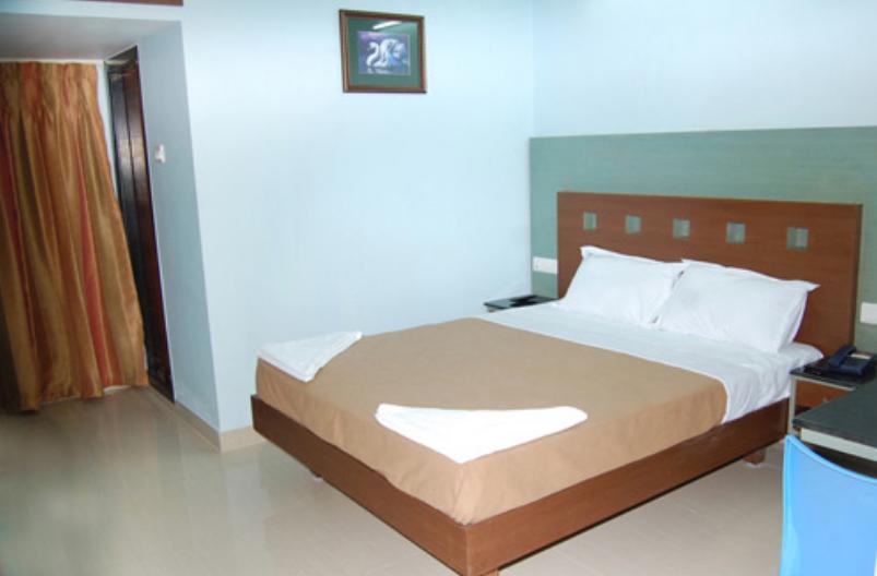 Balaji Grand Hotel Kākināda Стая снимка