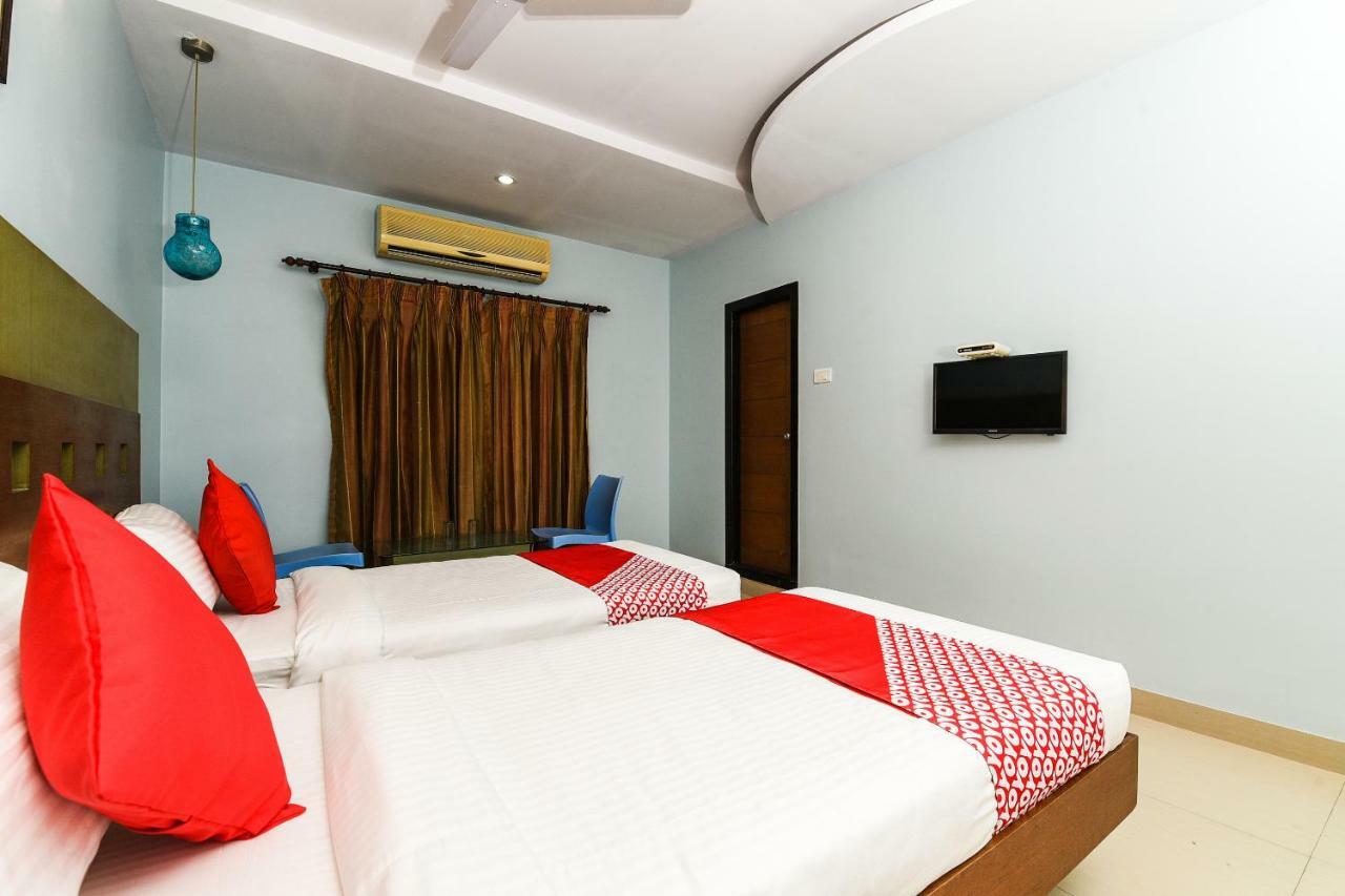 Balaji Grand Hotel Kākināda Екстериор снимка