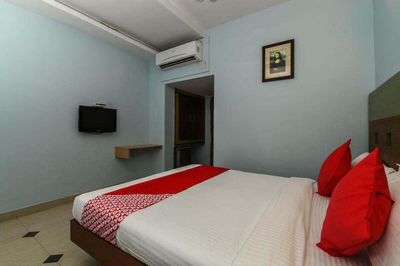 Balaji Grand Hotel Kākināda Екстериор снимка