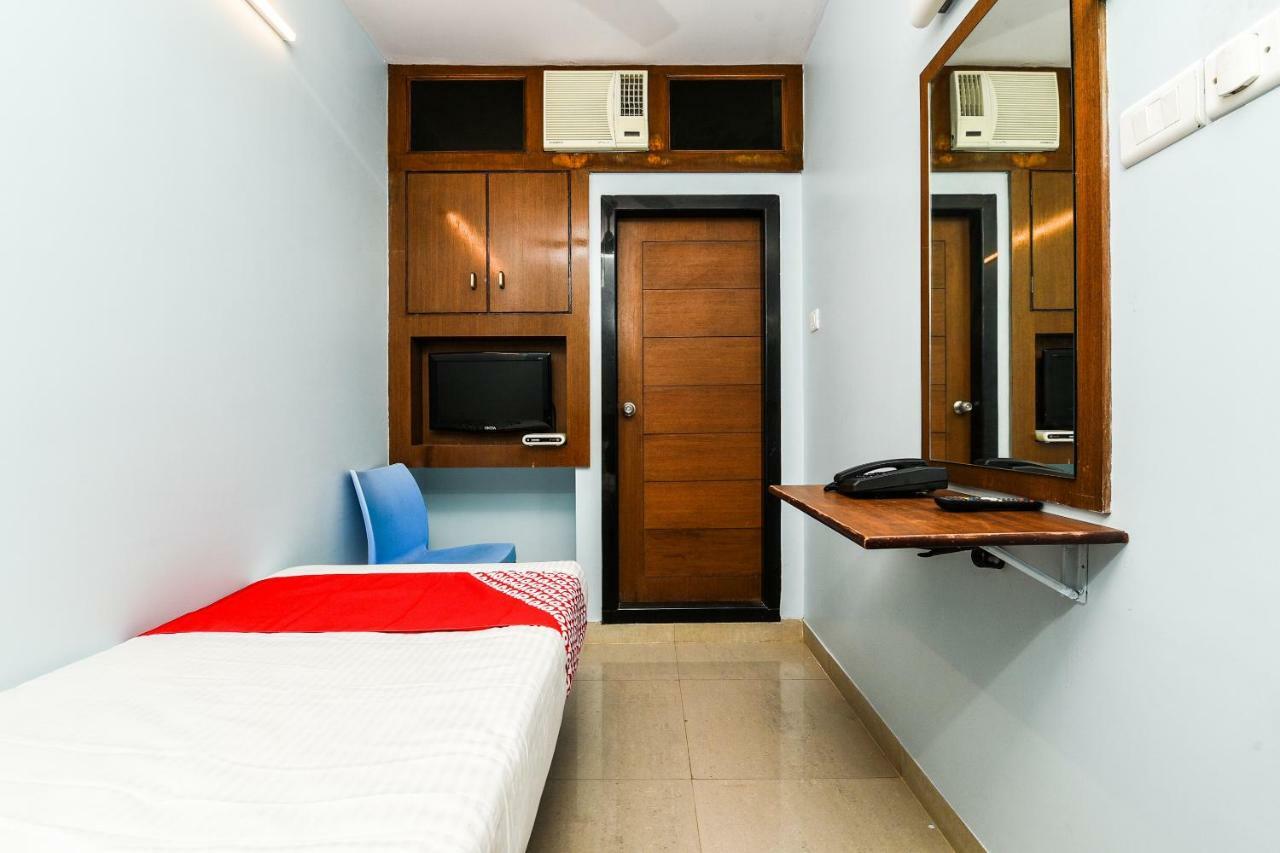Balaji Grand Hotel Kākināda Екстериор снимка