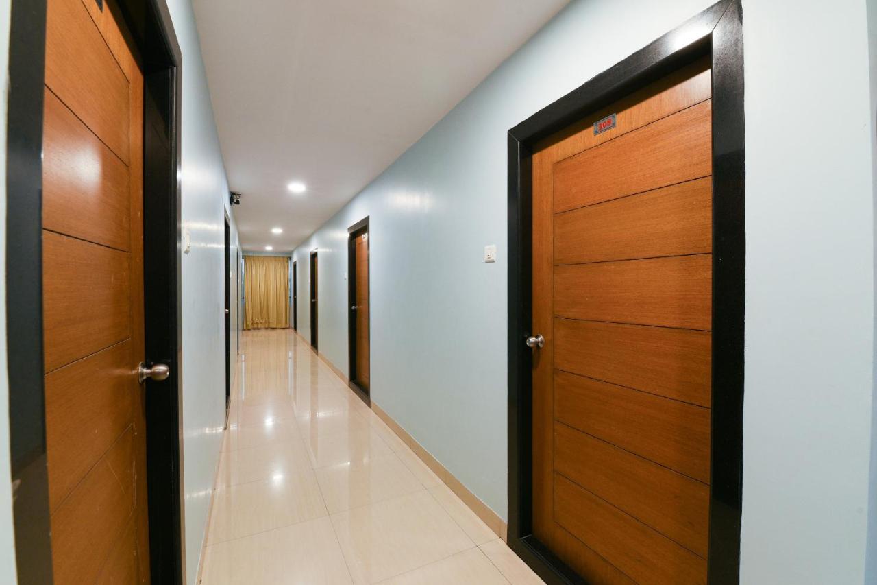 Balaji Grand Hotel Kākināda Екстериор снимка