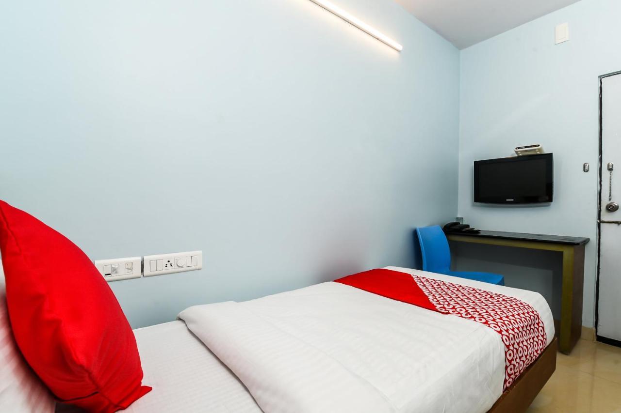 Balaji Grand Hotel Kākināda Екстериор снимка