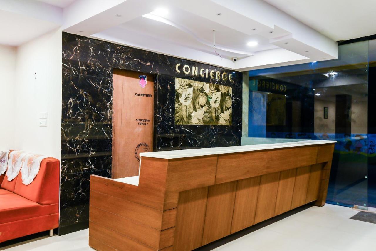 Balaji Grand Hotel Kākināda Екстериор снимка